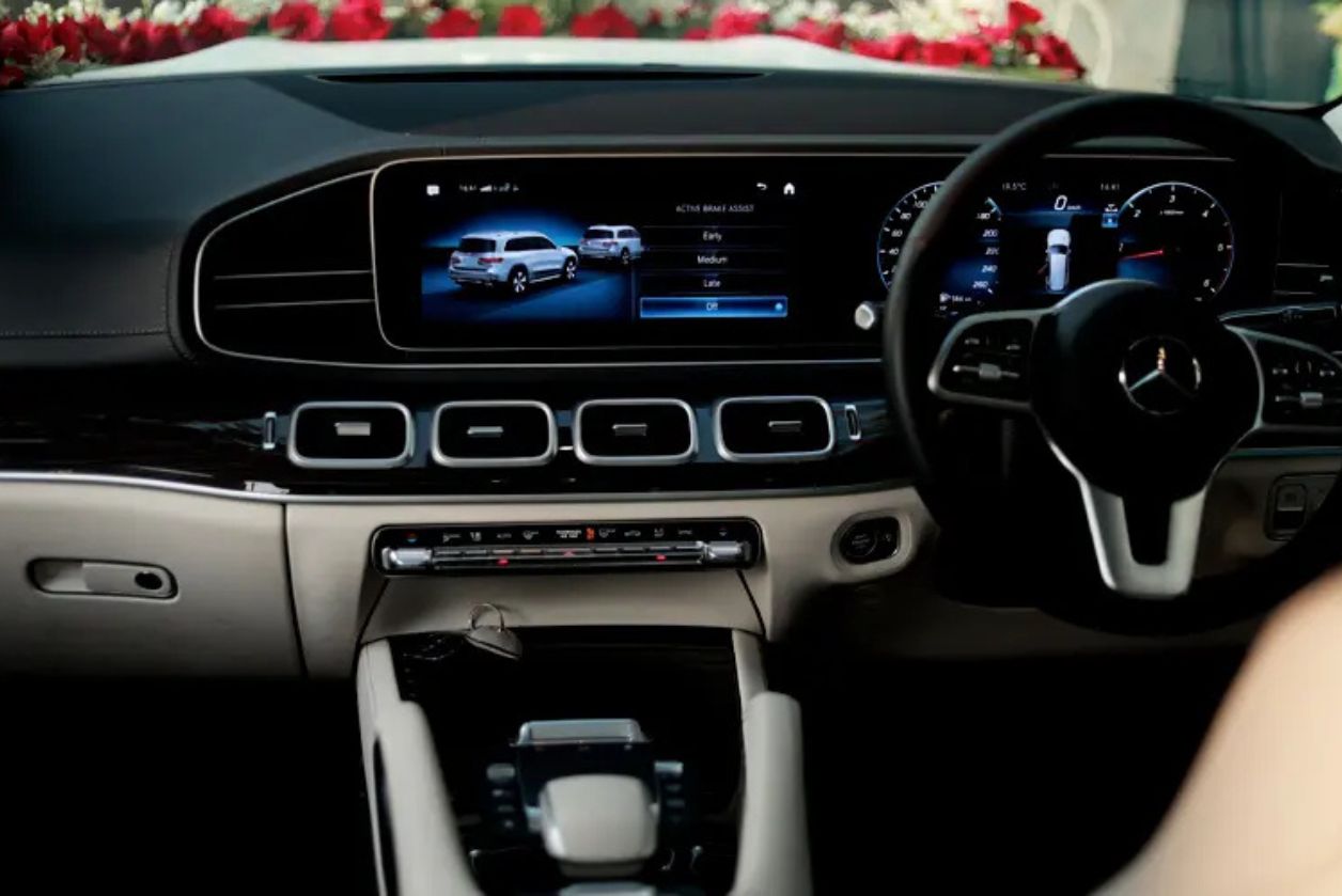 Luxury Car 2